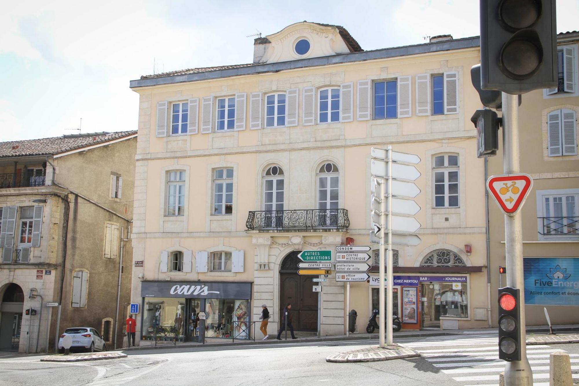 Villaret - Tres Spacieux En Coeur De Ville Auch Esterno foto