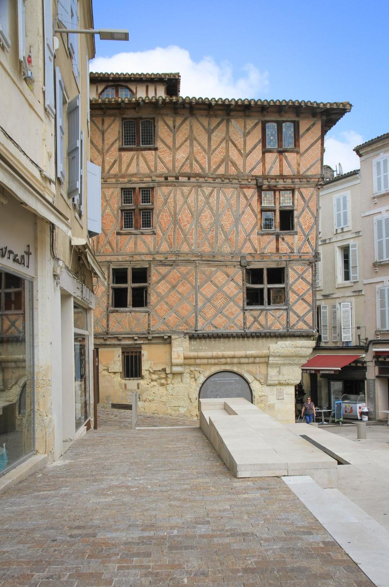 Villaret - Tres Spacieux En Coeur De Ville Auch Esterno foto